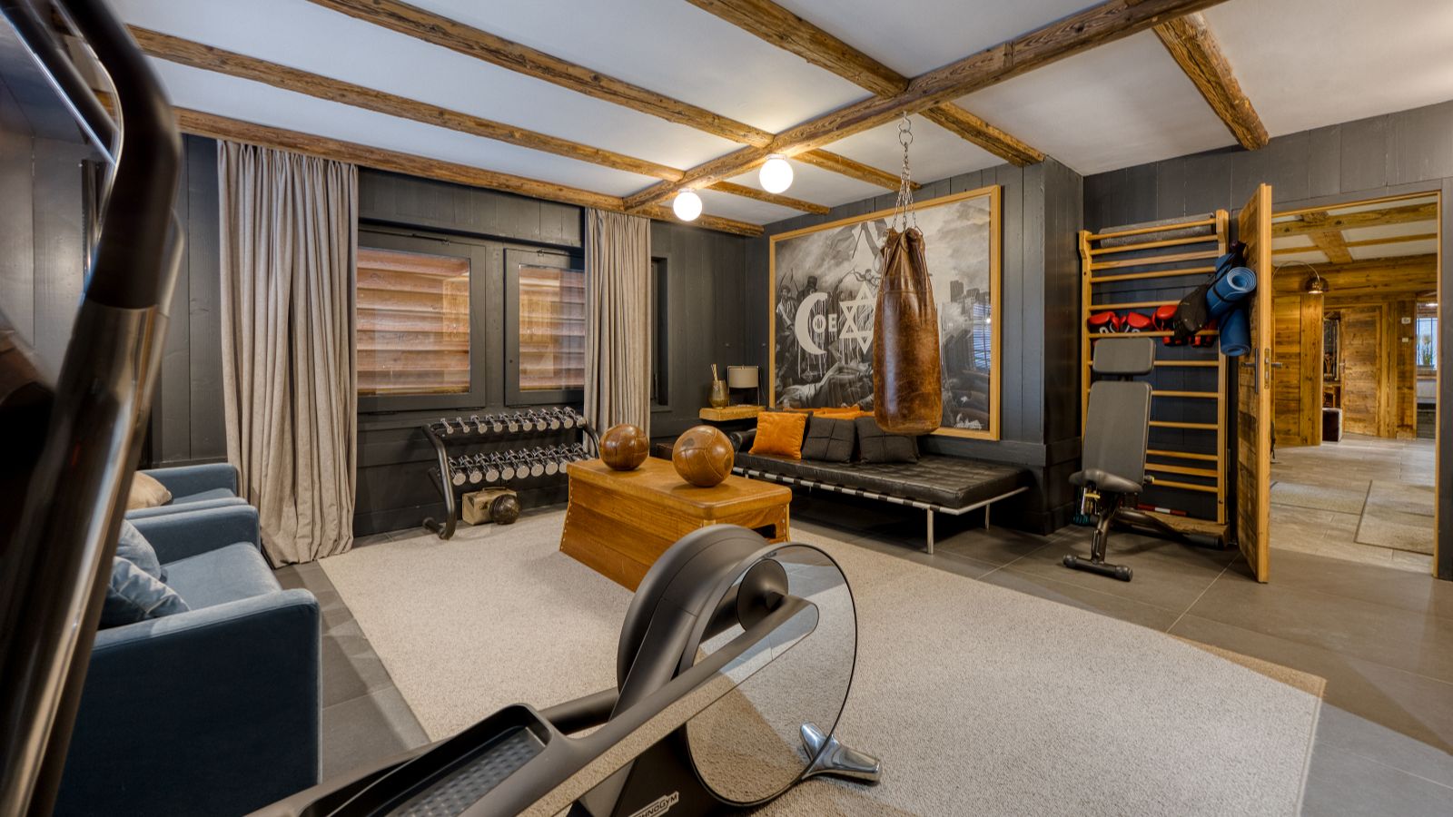 Luxury-ski-chalet du Renne oxford-sk-Fitness room.jpg