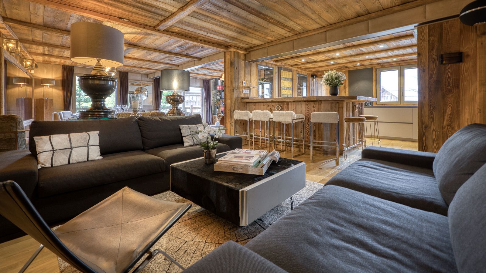Luxury-ski-chalet du Renne oxford-sk 04-Living room.jpg