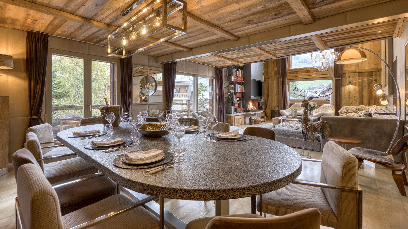 Luxury-ski-chalet du Renne oxford-sk 08-Dining room.jpg
