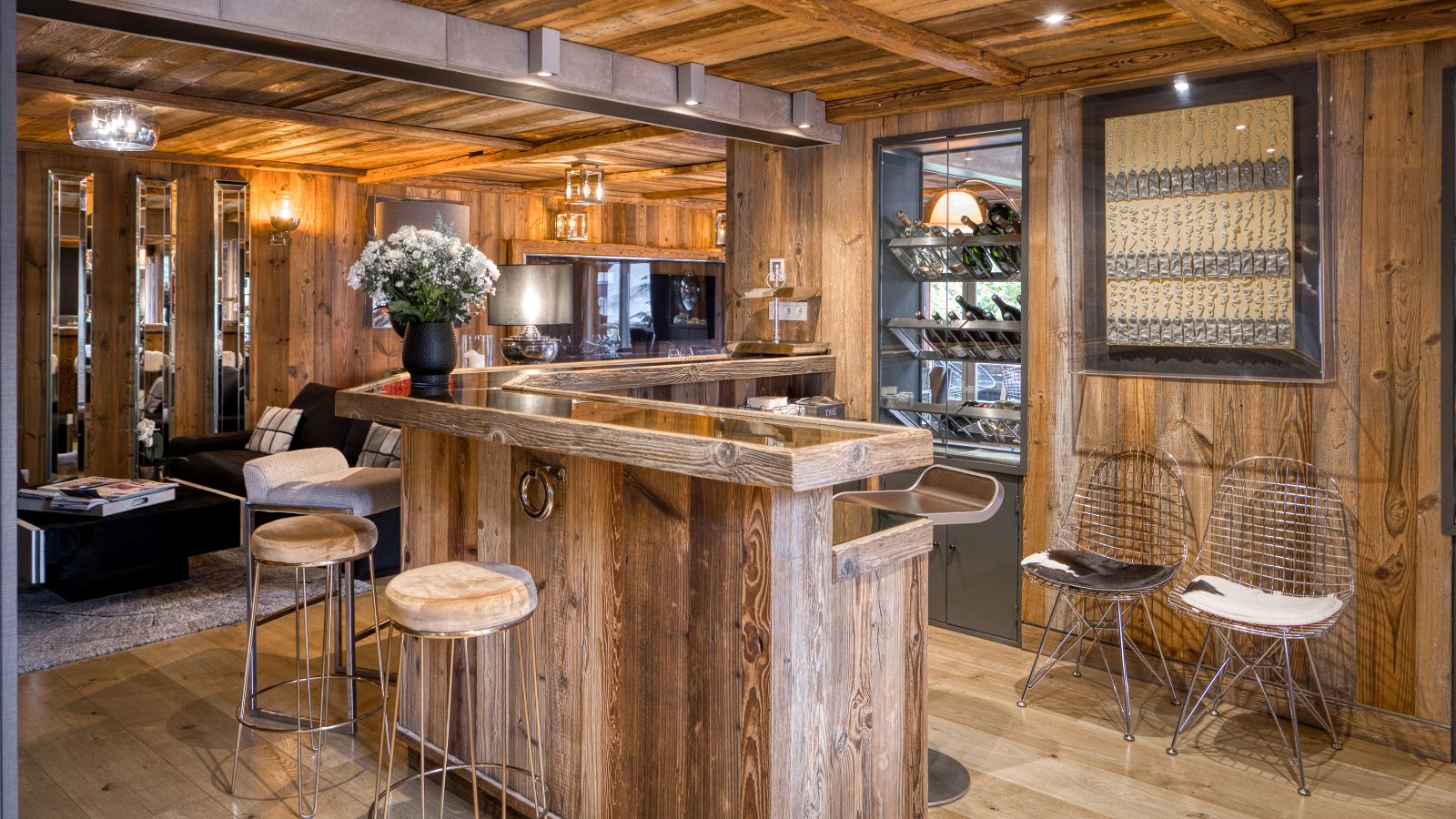 Luxury-ski-chalet du Renne oxford-sk 10-Bar.jpg