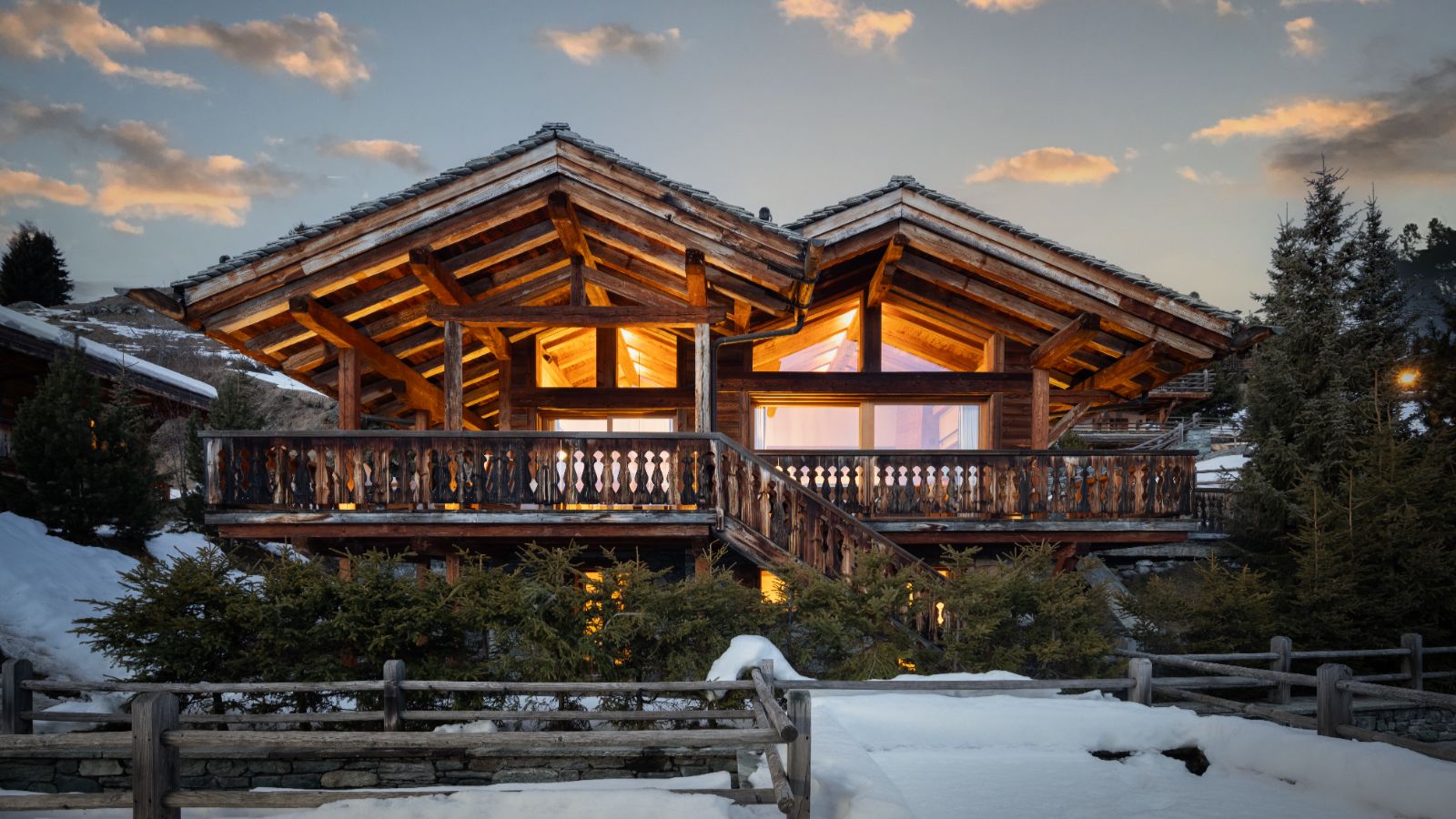 Luxury-ski-chalet-Sirocco -oxford-ski exterior at dusk.jpg