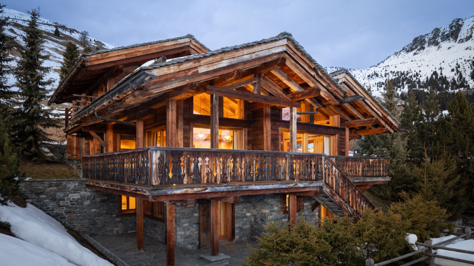 Luxury-ski-chalet-Sirocco -oxford-skiexterior of chalet.jpg
