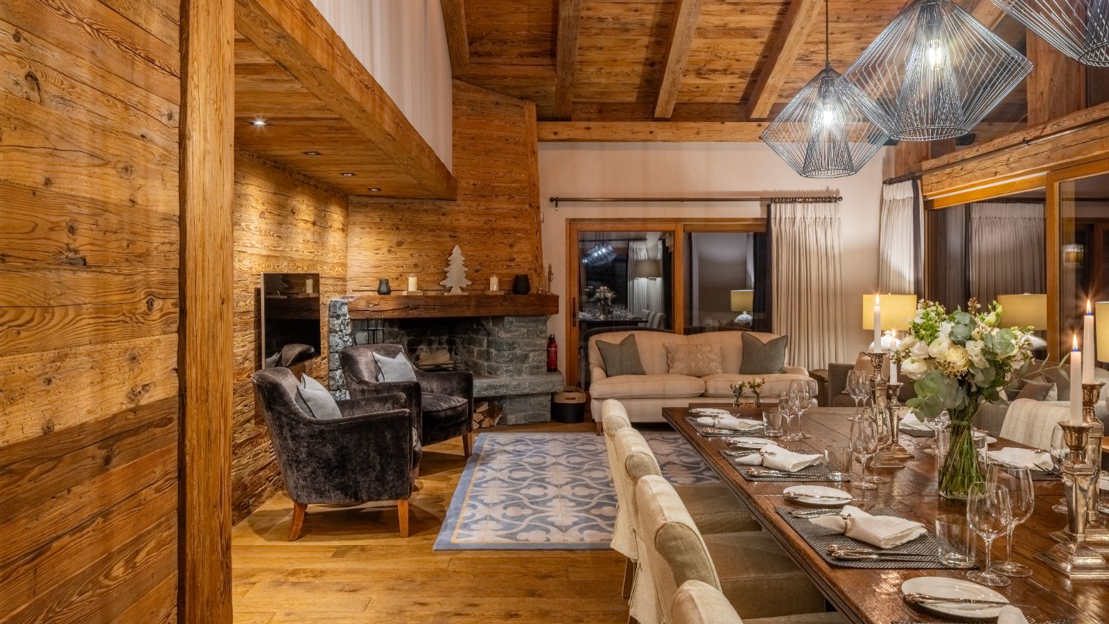 Luxury-ski-chalet-Sirocco -oxford-ski open plan dining room and living room.jpg