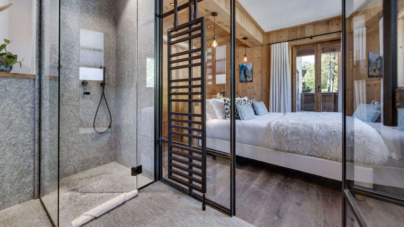 Luxury-ski-chalet- Cala Stonepine-name-oxford-ski Bedroom (2).jpg