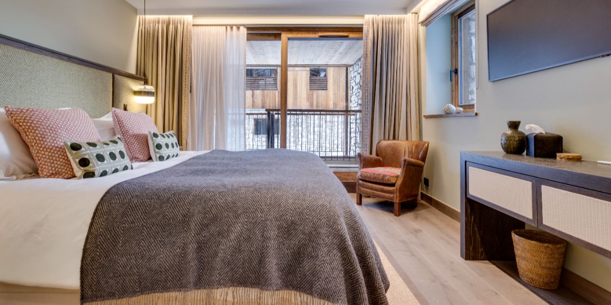 Luxury-Ski-Chalet-Val-d-Isere-La-Tene-Oxford-Ski-bedroom (24).jpg