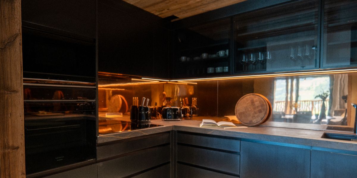 Luxury-Ski-Chalet-Megeve-Le-Refuge-Alpin-Oxford-Ski-Kitchen.jpg
