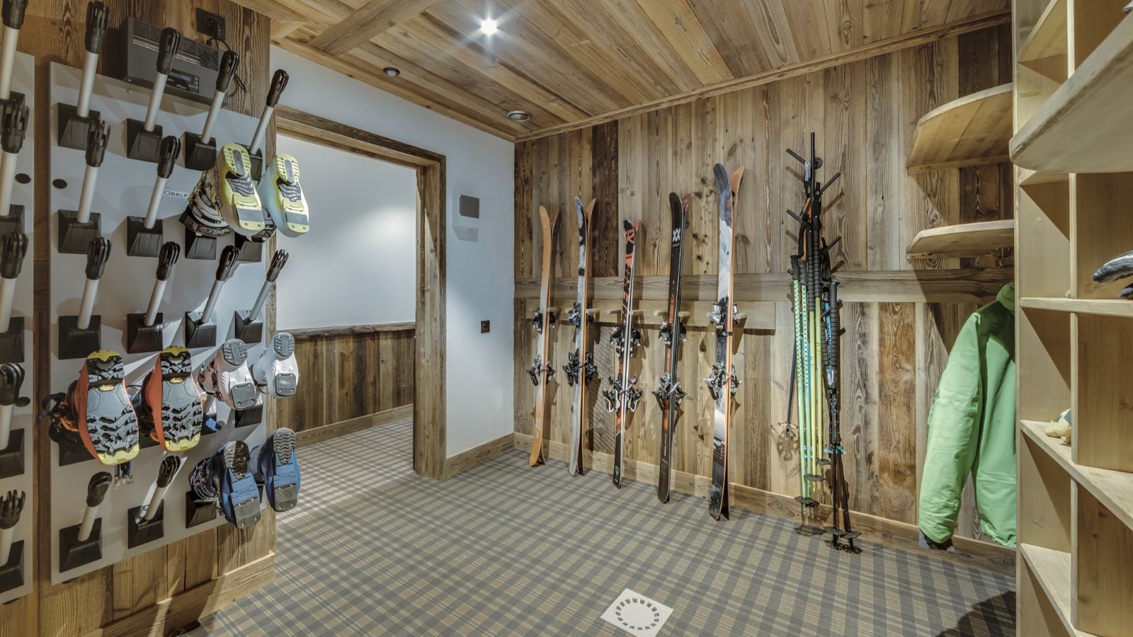 Luxury-ski-chalet-Cala Slopeside -oxford-ski boot room.jpg