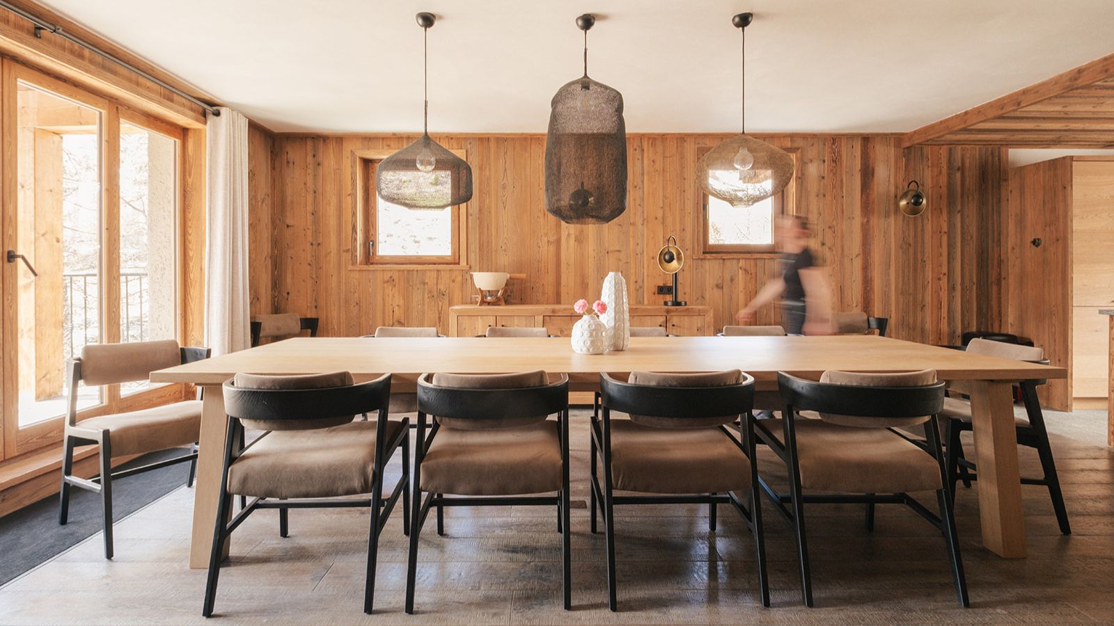 Luxury-ski-chalet-Cala Slopeside -oxford-ski Dining.jpg