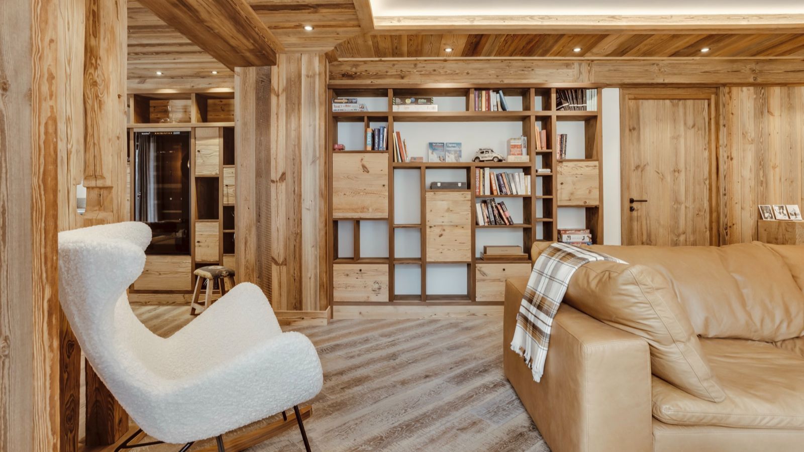 Luxury-ski-chalet-Cala Slopeside -oxford-ski Seating.jpg