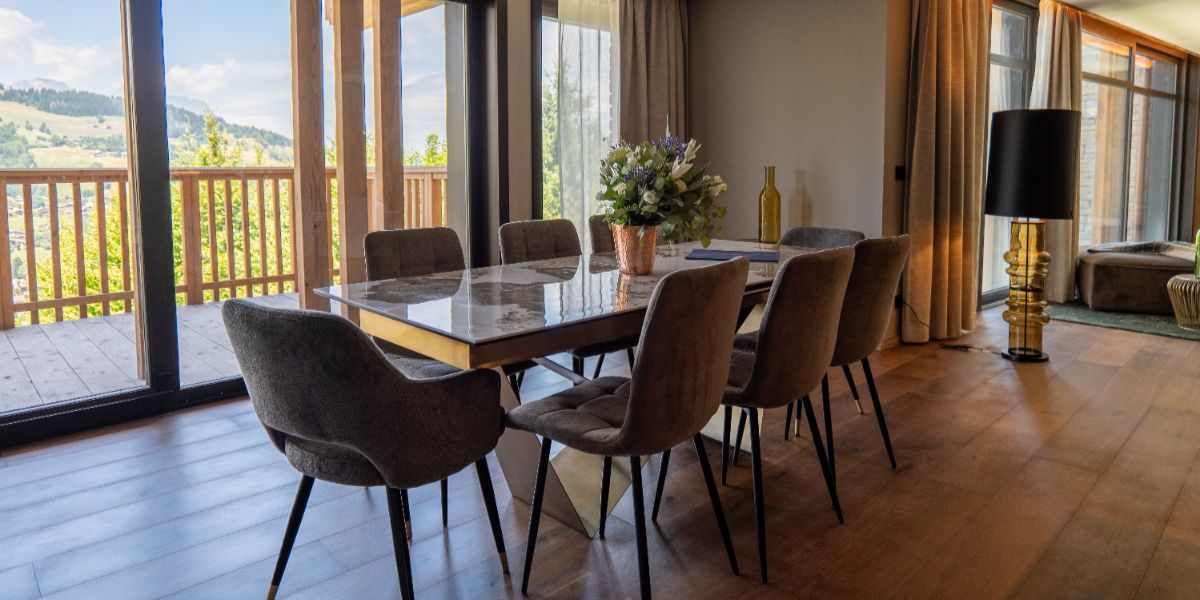 Luxury-Ski-Chalet-Megeve-Le-Penthouse-Alpin-Oxford-Ski-Dining.jpg