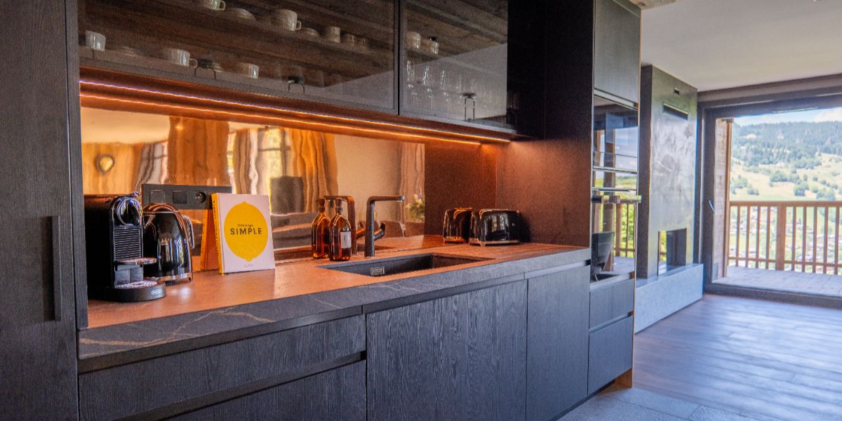 Luxury-Ski-Chalet-Megeve-Le-Penthouse-Alpin-Oxford-Ski-Kitchen.jpg