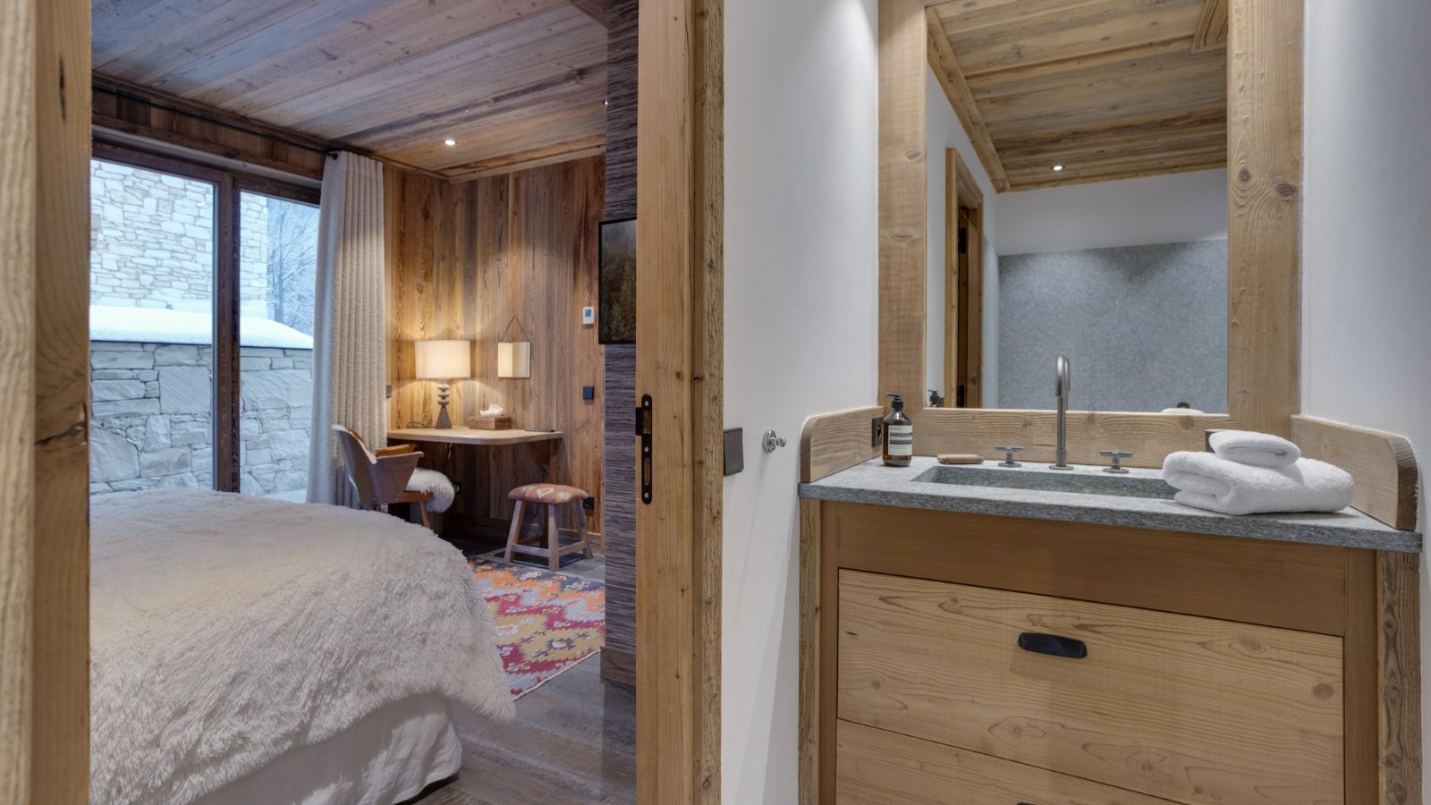 Luxury-ski-chalet- Cala Sagewood -oxford-ski  Bathroom.jpg