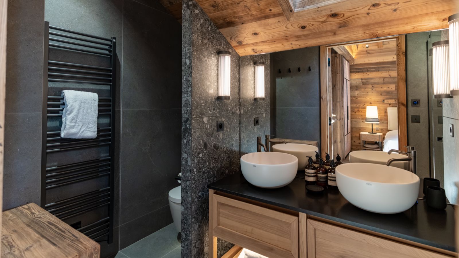 Luxury-Ski-Chalet-Meribel-Chalet-Alice-Oxford-Ski-Bathroom.jpg