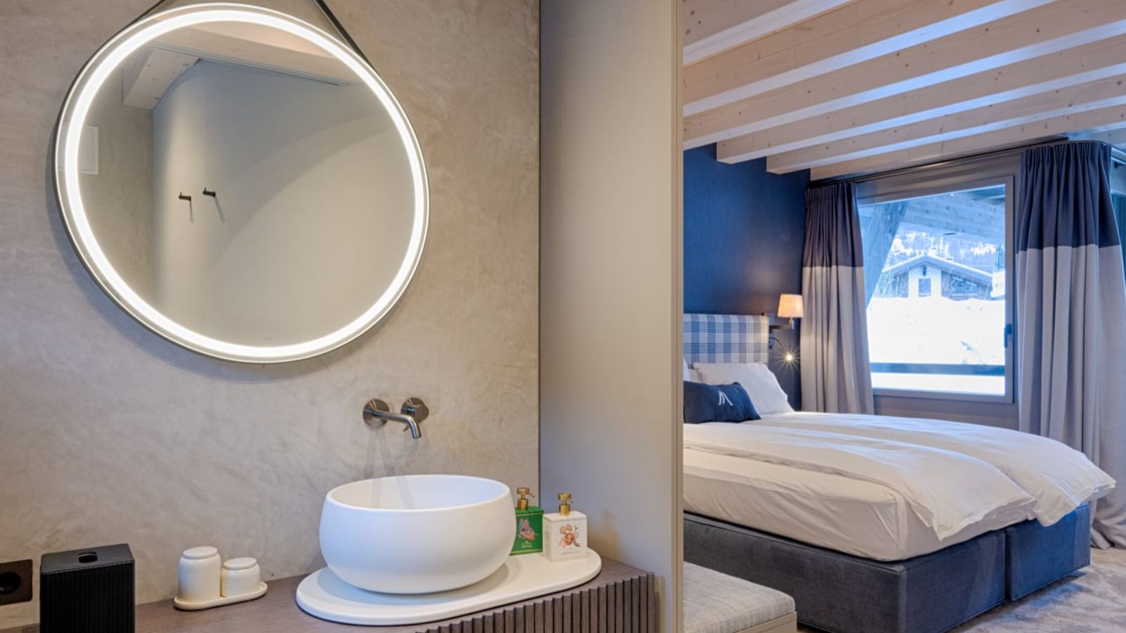 Luxury-ski-chalet-Horu Lodge -name-oxford-ski  Bedroom (3).jpg