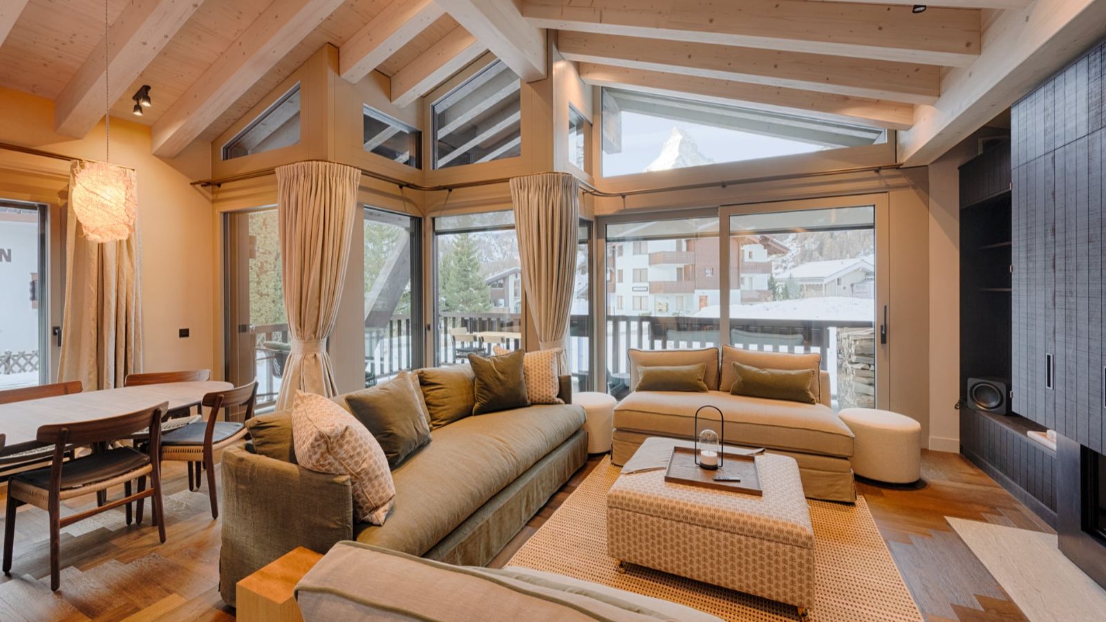 Luxury-ski-chalet-Horu Lodge -name-oxford-ski  Lounge.jpg