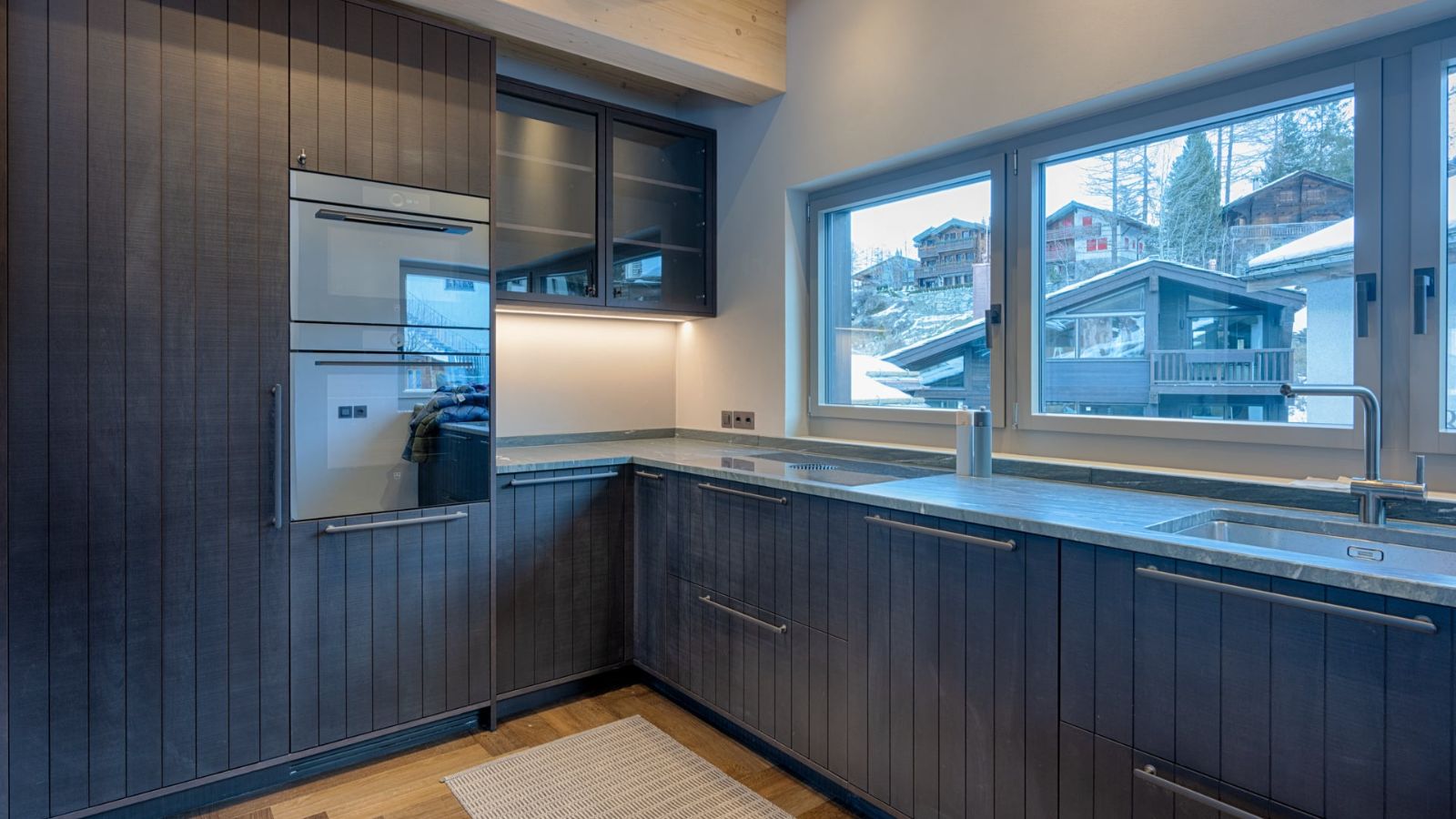 Luxury-ski-chalet-Horu Lodge -name-oxford-ski Kitchen.jpg