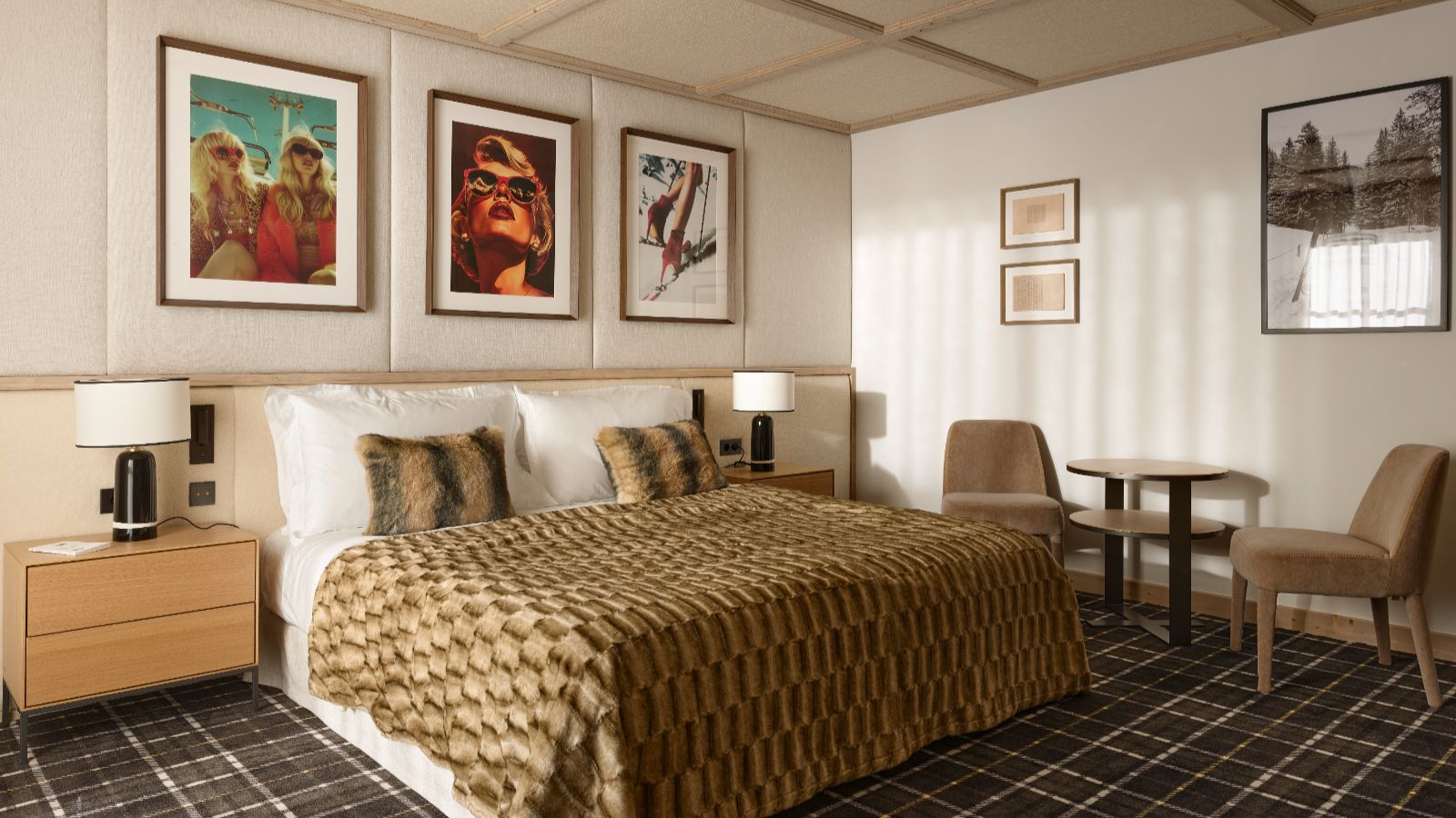 Luxury-ski- Chalet M- oxford-ski Bedroom.jpg