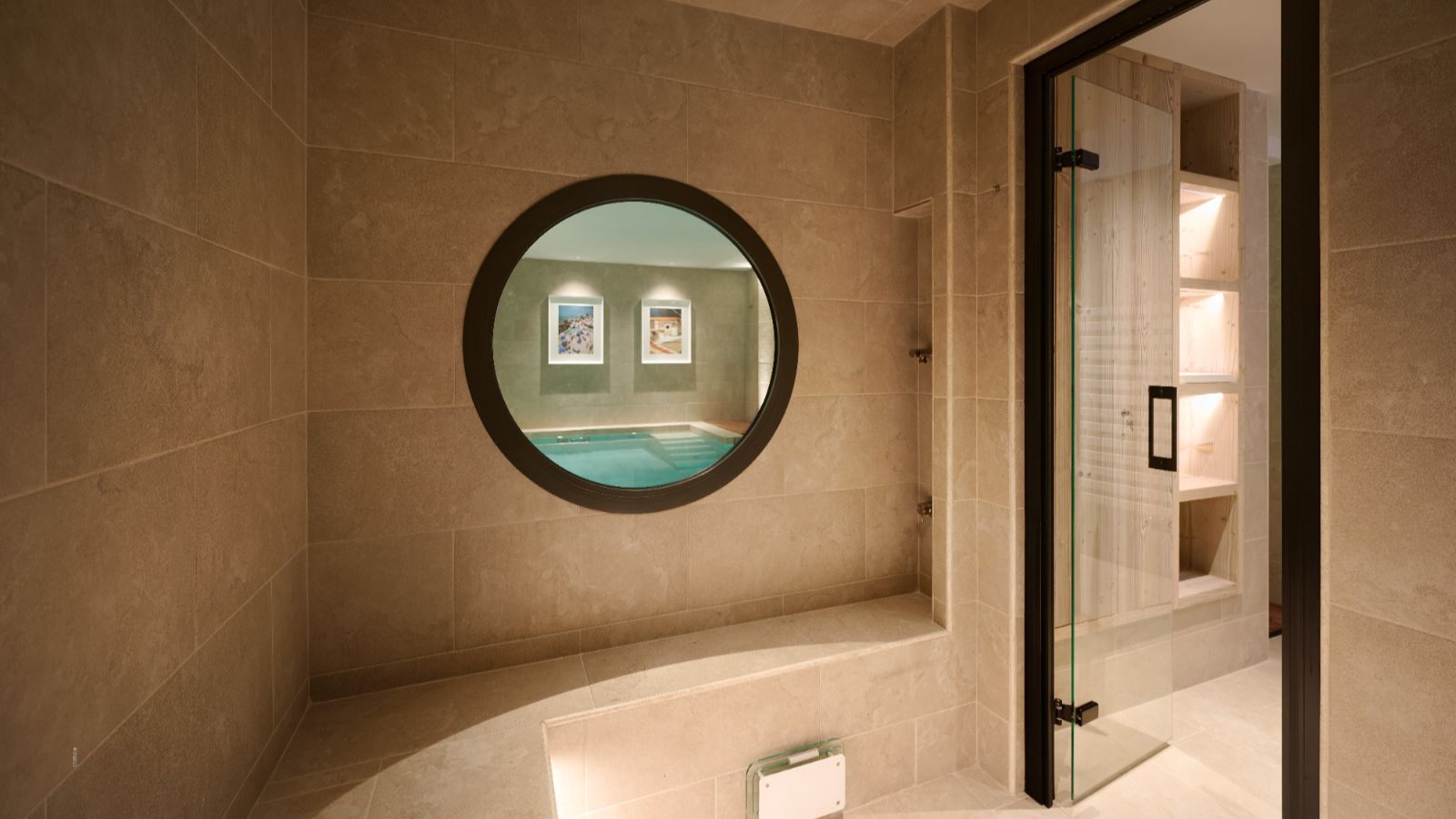 Luxury-ski- Chalet M- oxford-ski  Bathroom ).jpg