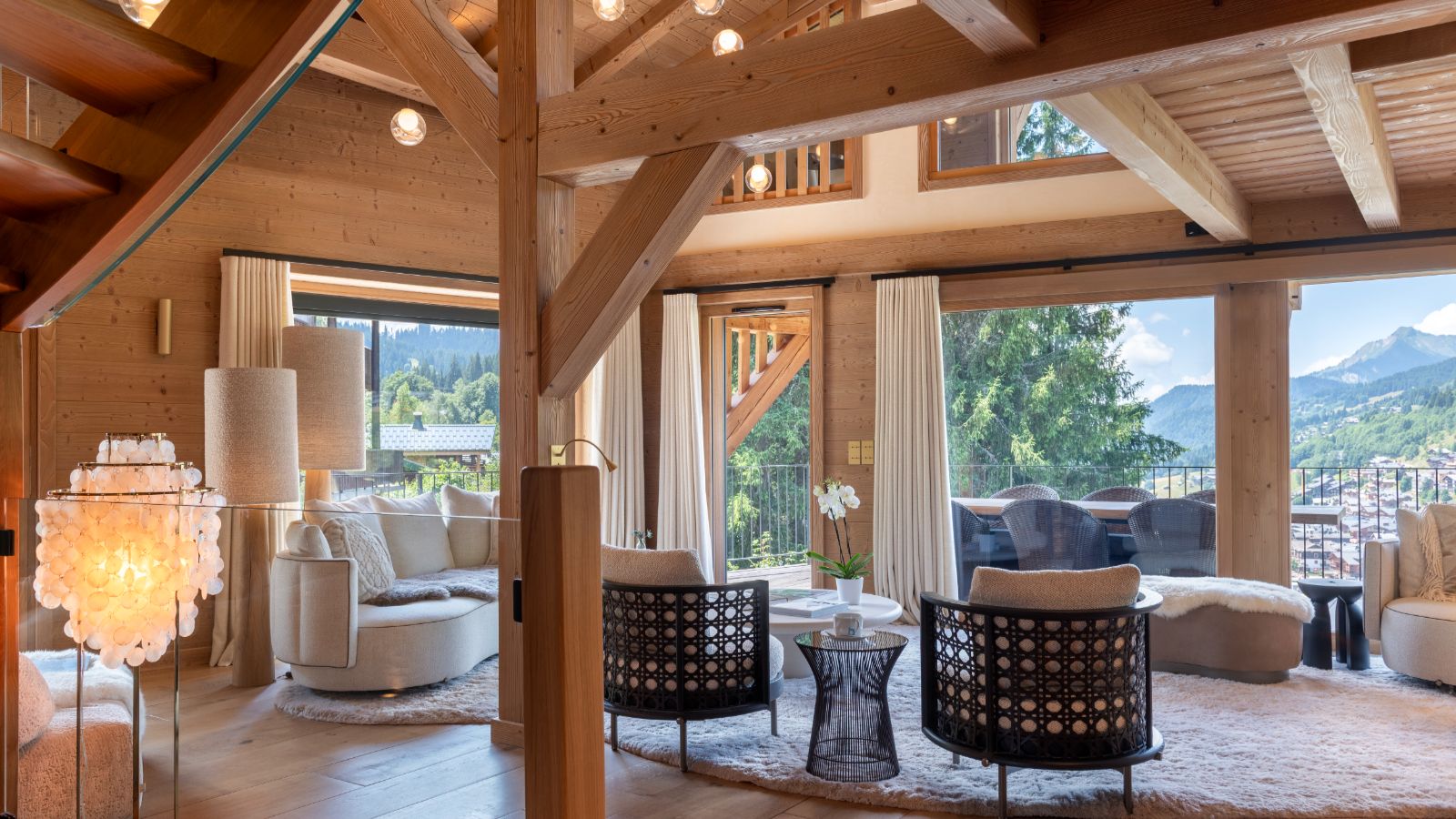 Luxury-ski-chalet-Avalon -name-oxford-ski  Lounge (4).jpg