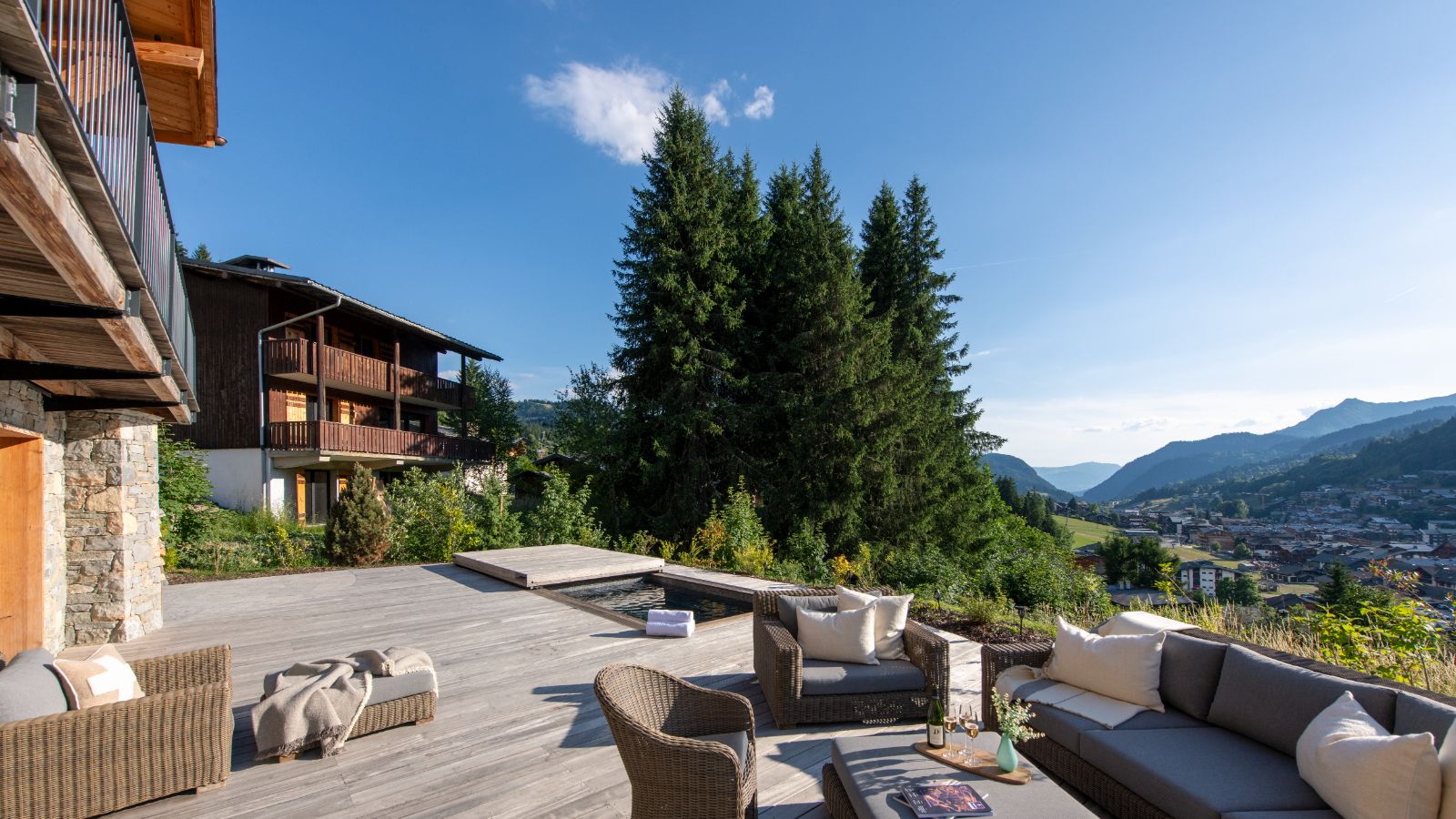 Luxury-ski-chalet-Avalon -name-oxford-ski  Outside deck.jpg