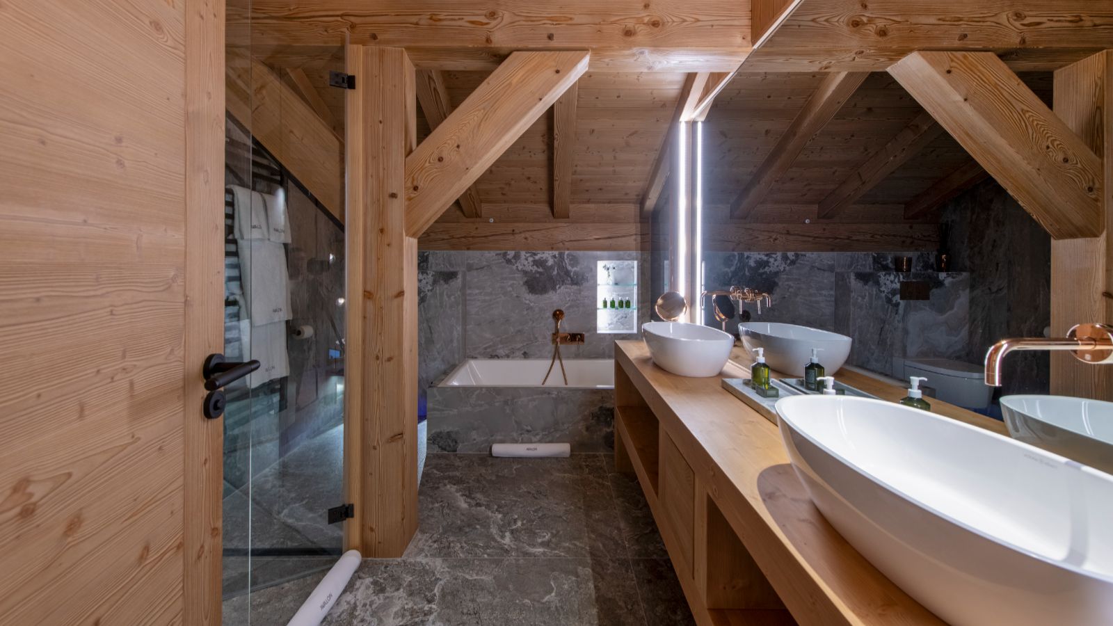 Luxury-ski-chalet-Avalon -name-oxford-ski  Bathroom (2).jpg