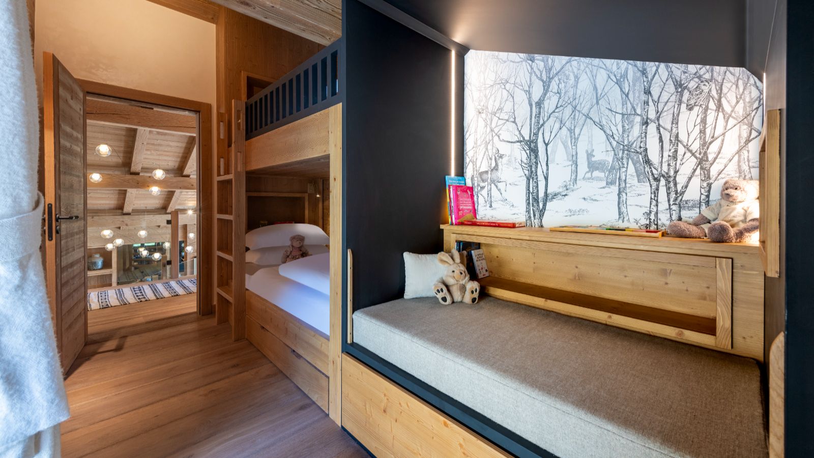 Luxury-ski-chalet-Avalon -name-oxford-ski  Bunk room 1.jpg