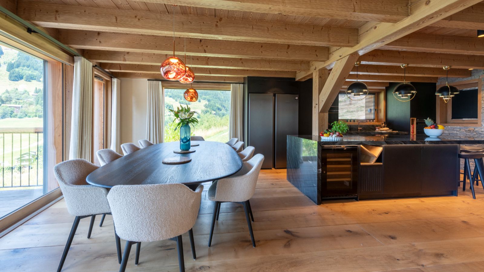 Luxury-ski-chalet-Avalon -name-oxford-ski  Dining (4).jpg