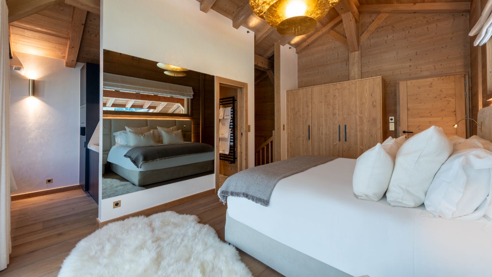 Luxury-ski-chalet-Avalon -name-oxford-ski  Double bedroom (2).jpg