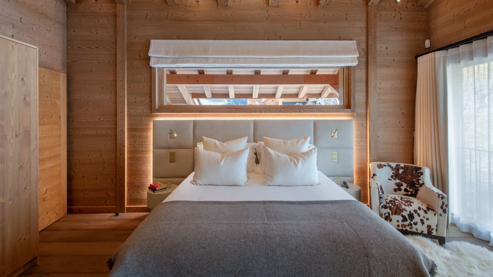 Luxury-ski-chalet-Avalon -name-oxford-ski  Double bedroom.jpg