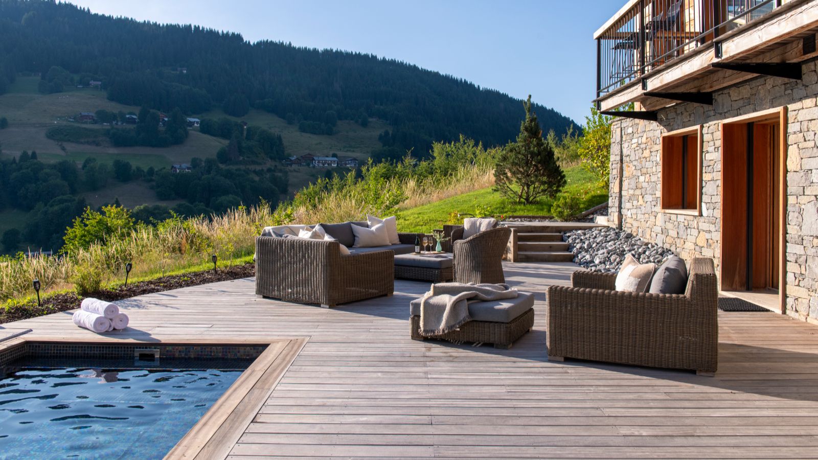 Luxury-ski-chalet-Avalon -name-oxford-ski  Hot tub.jpg