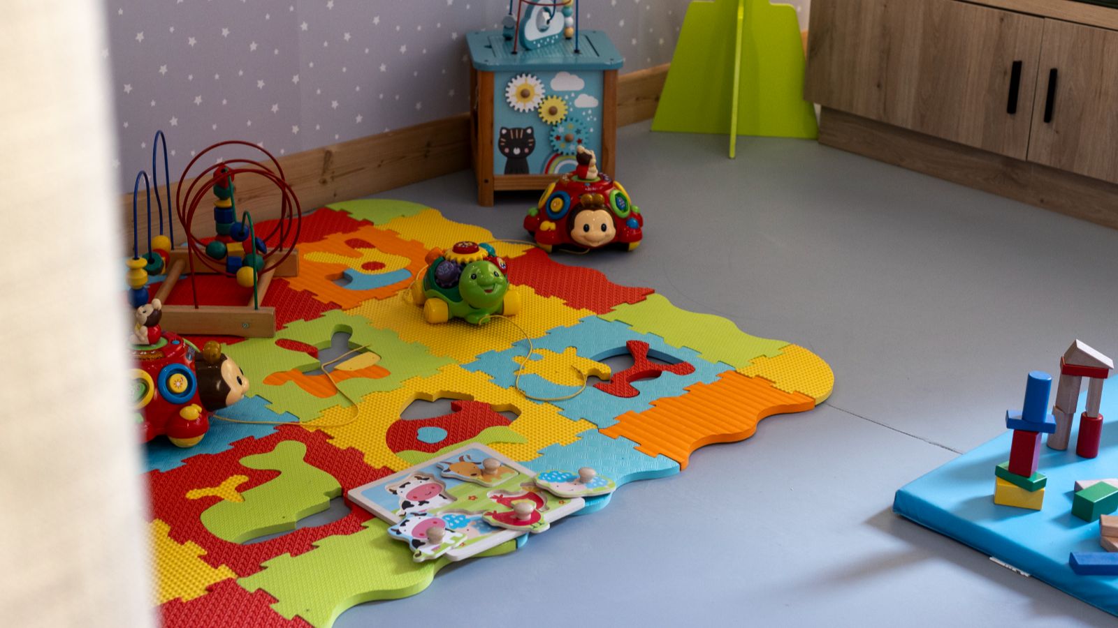 Luxury -ski -Graciosa l-name-oxford-ski play area.jpg