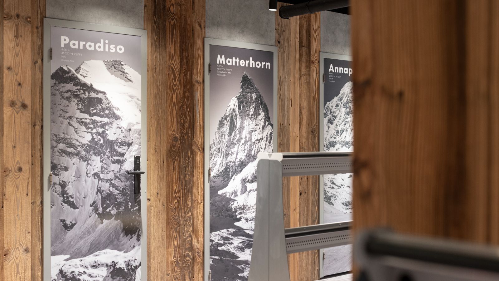 Luxury -ski -Graciosa l-name-oxford-ski Ski Room (4).jpg