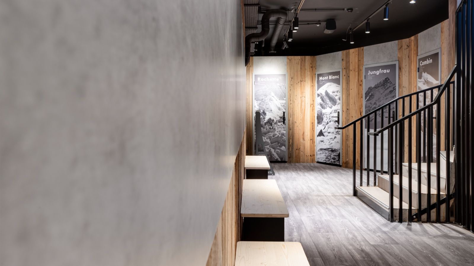 Luxury -ski -Graciosa l-name-oxford-ski Ski room.jpg