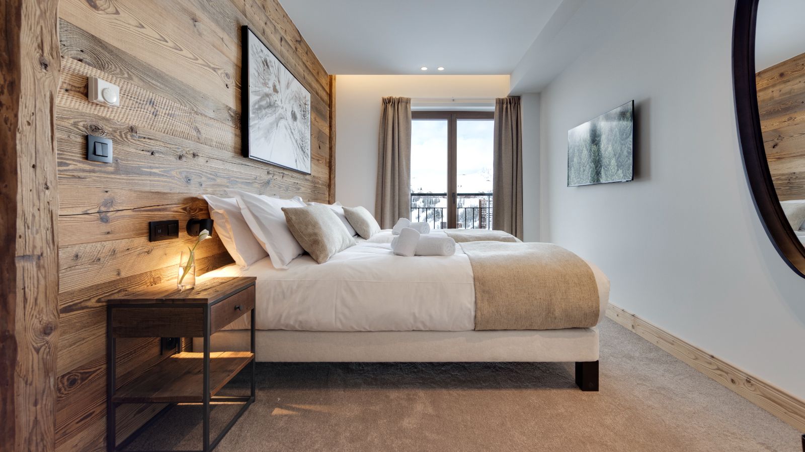 Luxury-ski-Apartments-Mio,Paradiso,Annapurna & Matterhorn Bedroom (2).jpg