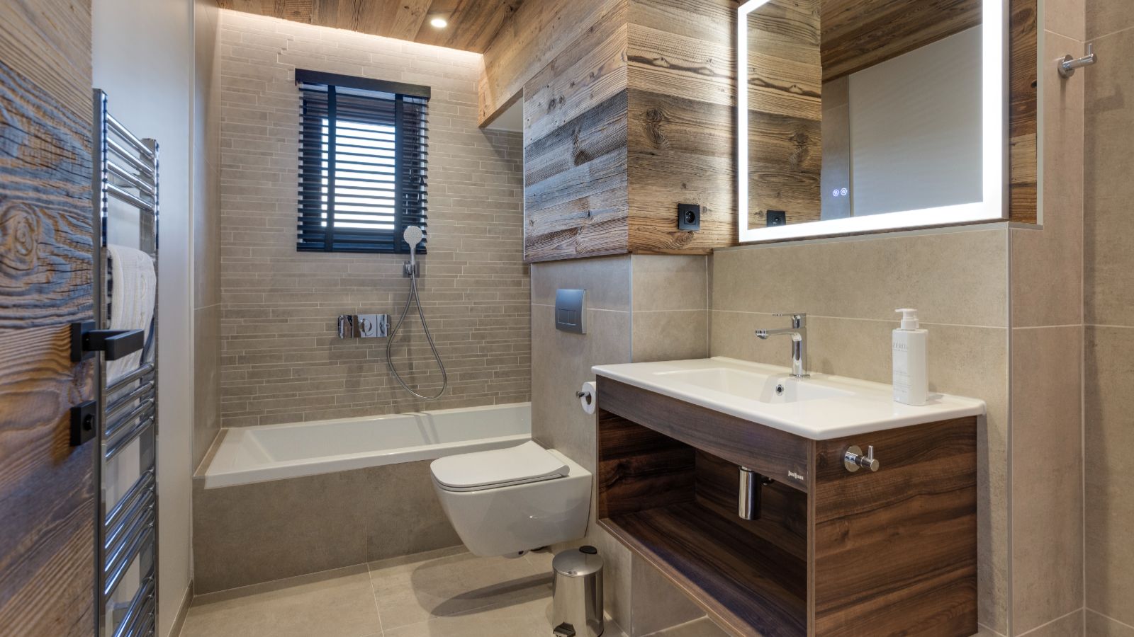 Sagarmatha Room 5 (3).jpg