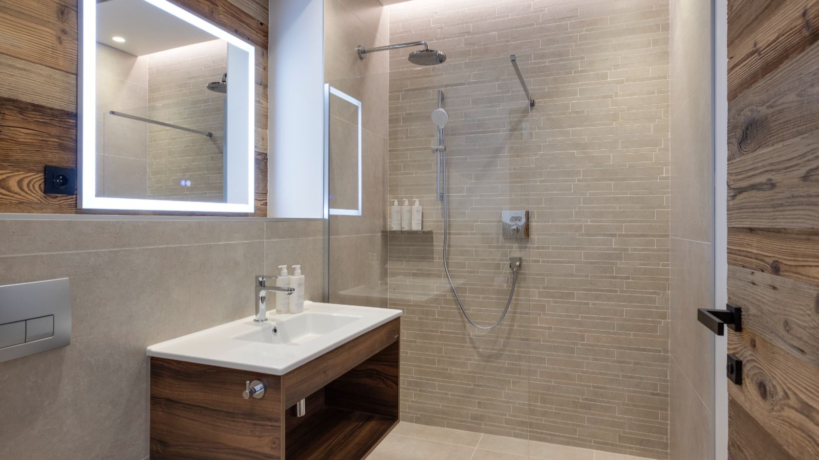 Sagarmatha Room 6 (3).jpg