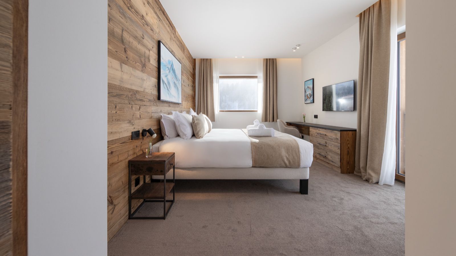 Sagarmatha Room 1 (1).jpg