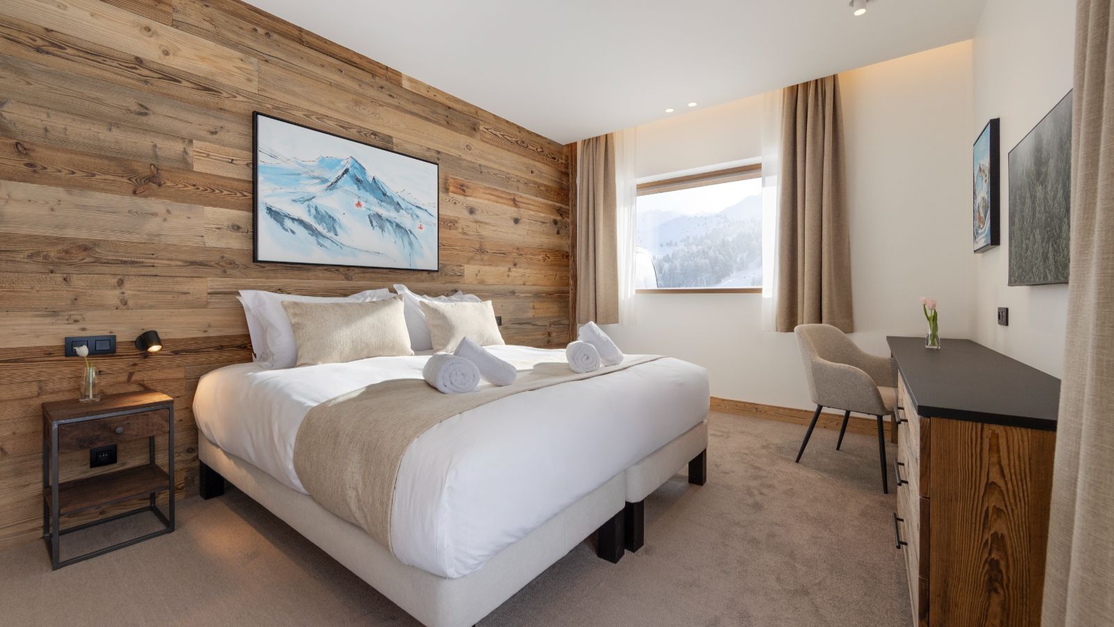 Sagarmatha Room 1 (2).jpg