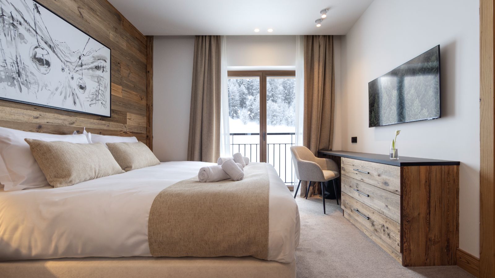 Sagarmatha Room 2 (2).jpg