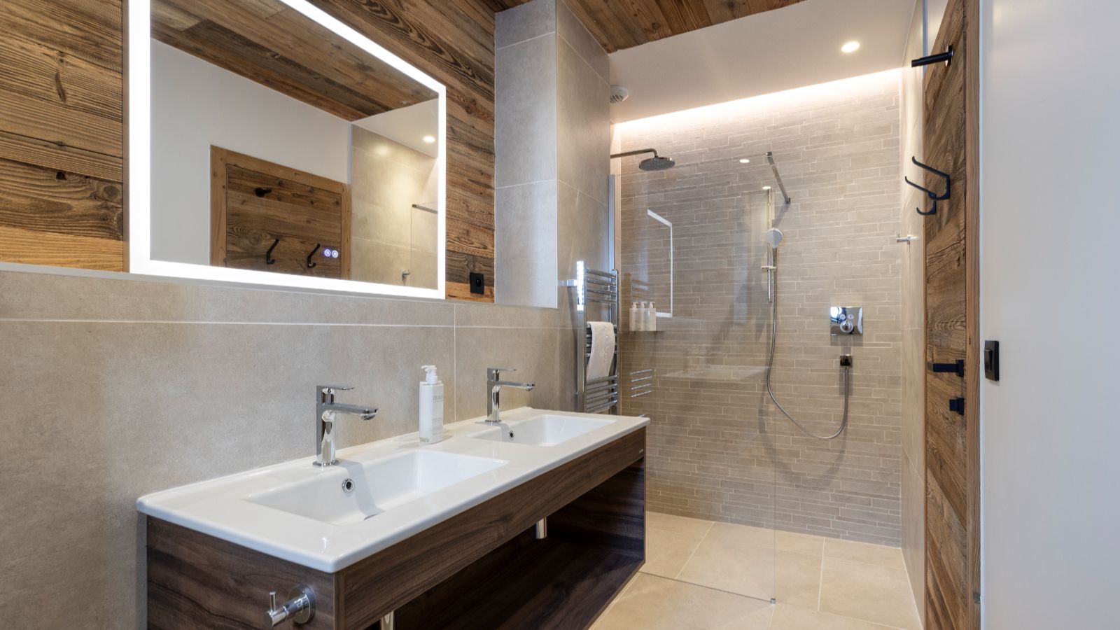 Sagarmatha Room 2 (5).jpg