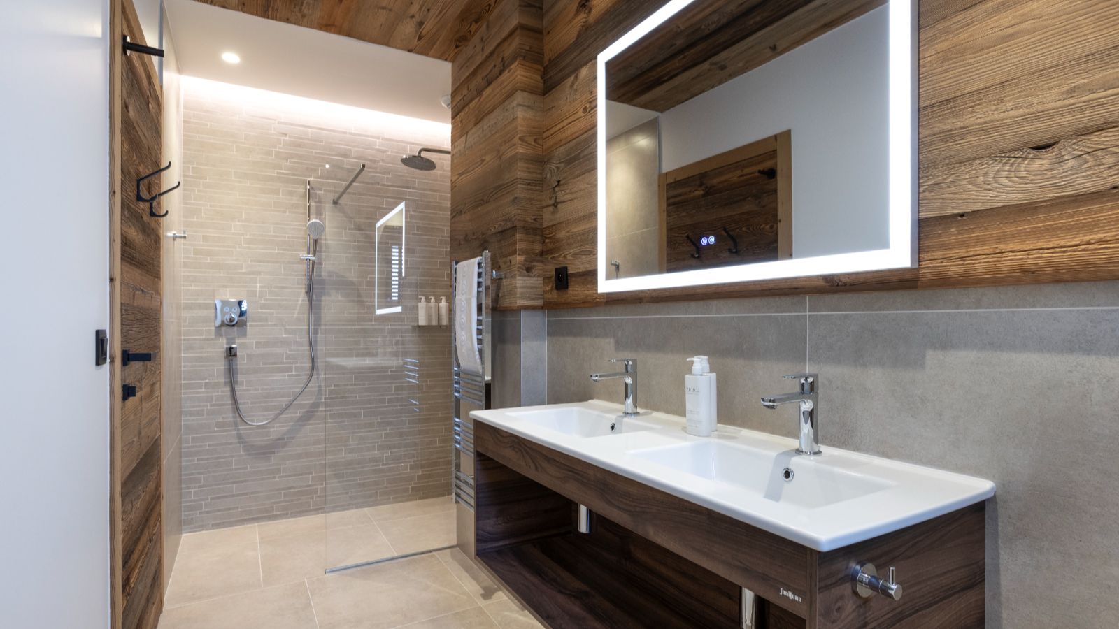 Sagarmatha Room 3 (5).jpg