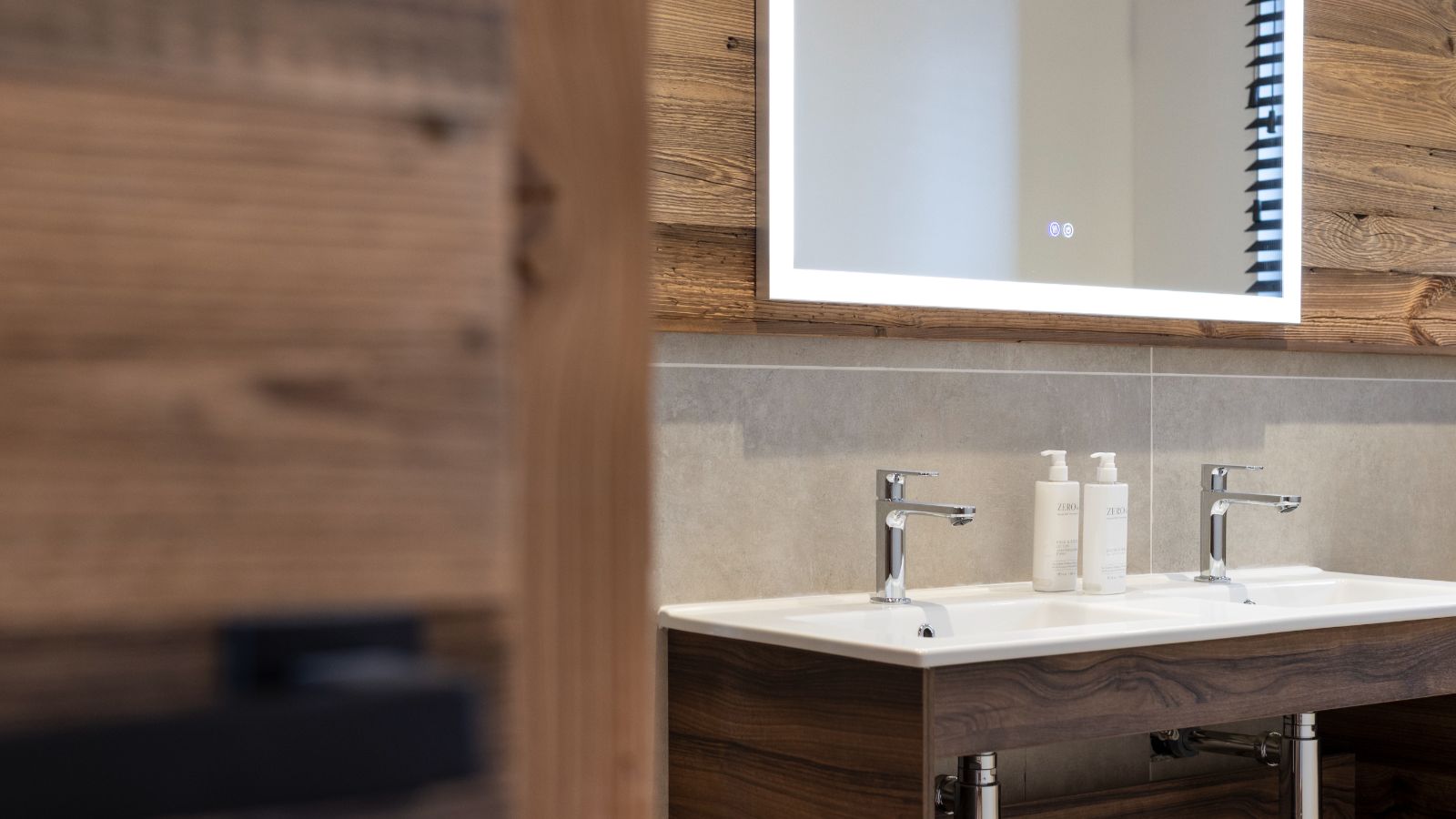 Sagarmatha Room 3 (6).jpg