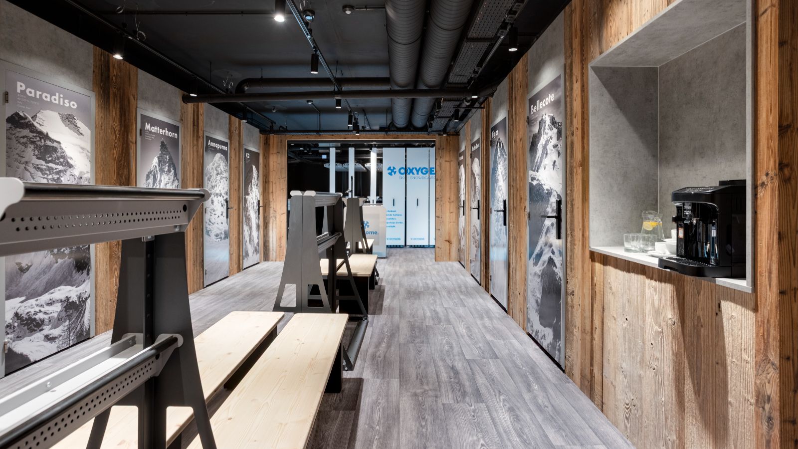 Luxury -ski -Graciosa l-name-oxford-ski Ski room (3).jpg