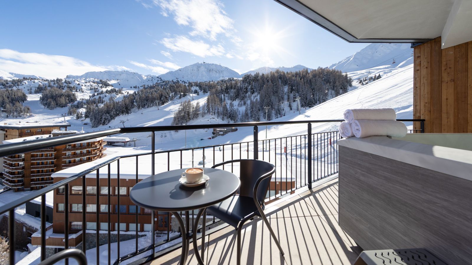 Luxury Verdons Suite - Oxford Ski -image makalu_Balcony.jpg