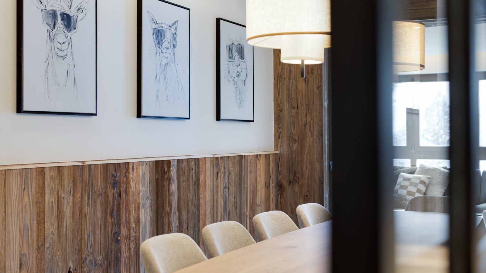 Luxury Verdons Suite - Oxford Ski -image  makalu_ Dining.jpg