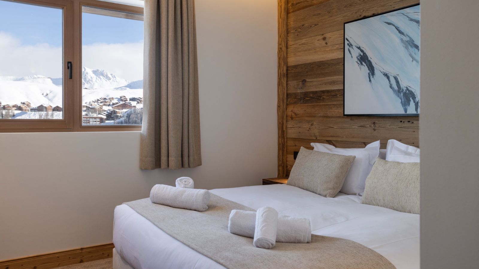 Luxury Verdons Suite - Oxford Ski -image  Verdons Rm3 Bedroom.jpg