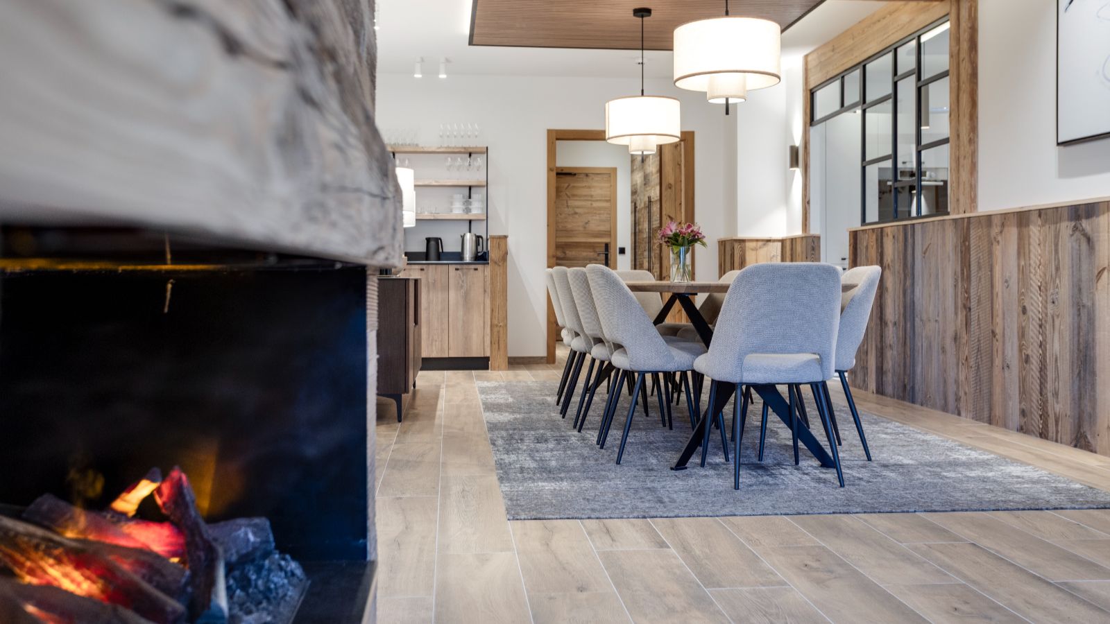 Luxury-ski-Combin & Rochette-oxford-ski Dining (3).jpg