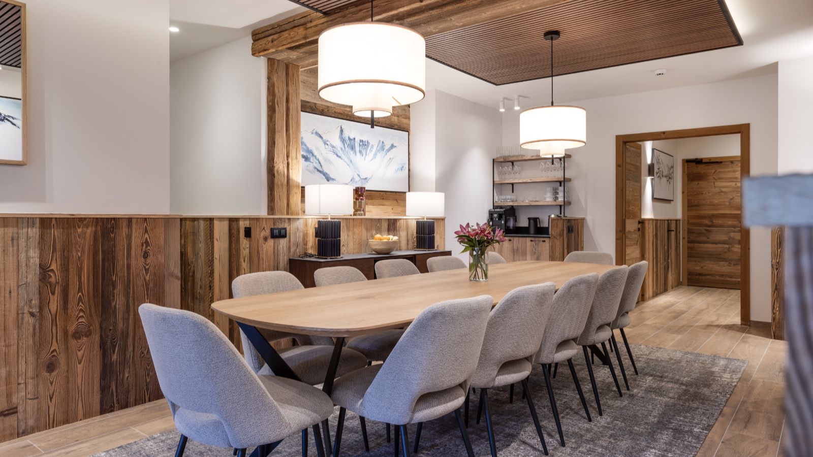 Luxury-ski-Combin & Rochette-oxford-ski Dining (2).jpg