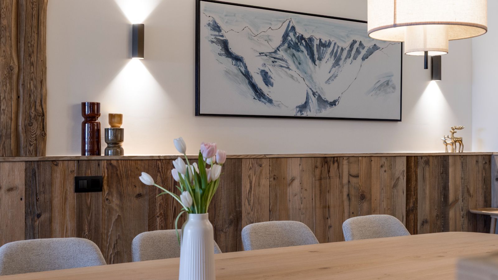 Luxury apartments - Graciosa - Lhotse, Jungfrau, Mont Blanc Oxford Ski  Dining (4).jpg