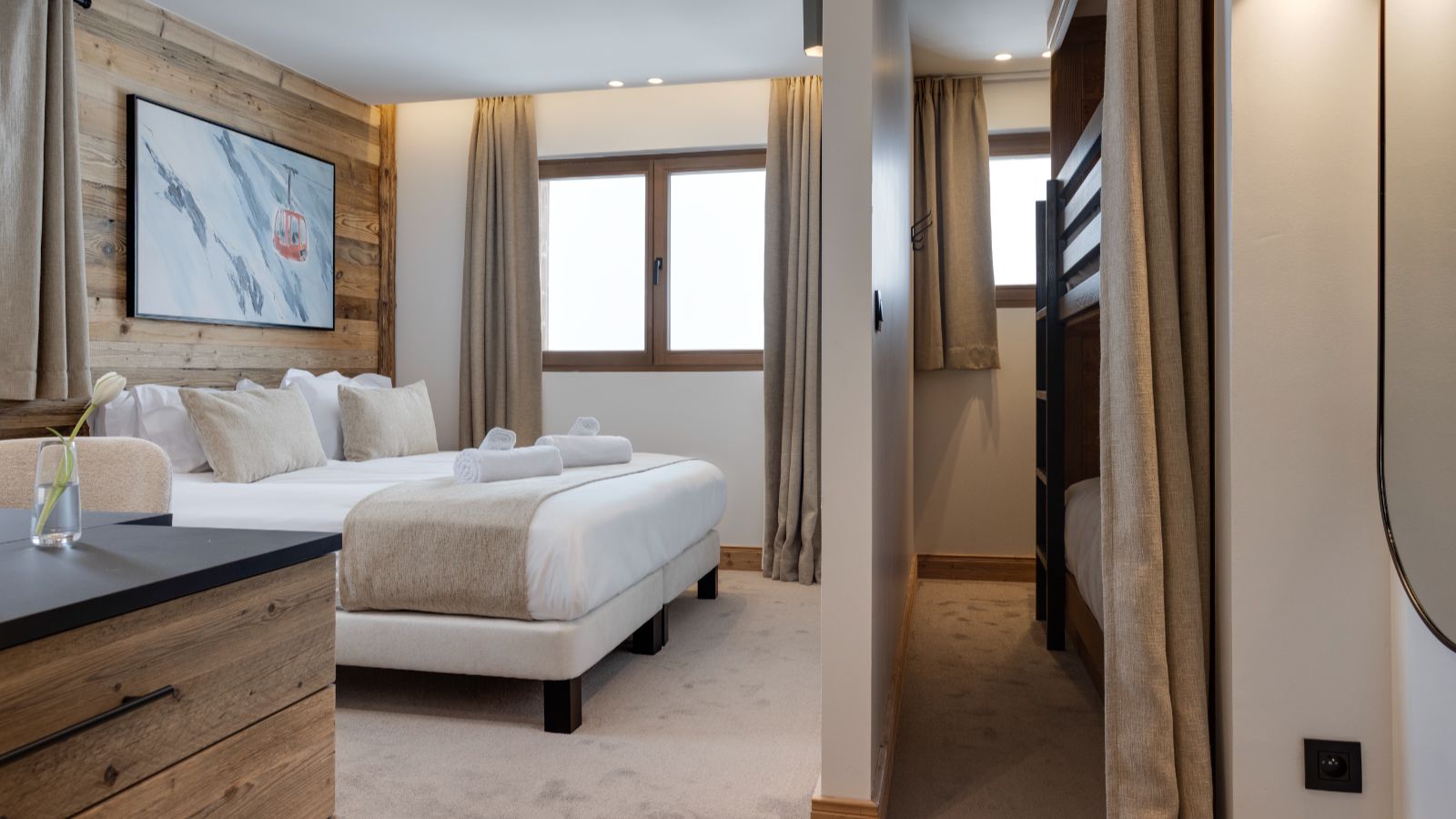 Luxury apartments - Graciosa - Lhotse, Jungfrau, Mont Blanc Oxford Ski Bedroom (7).jpg